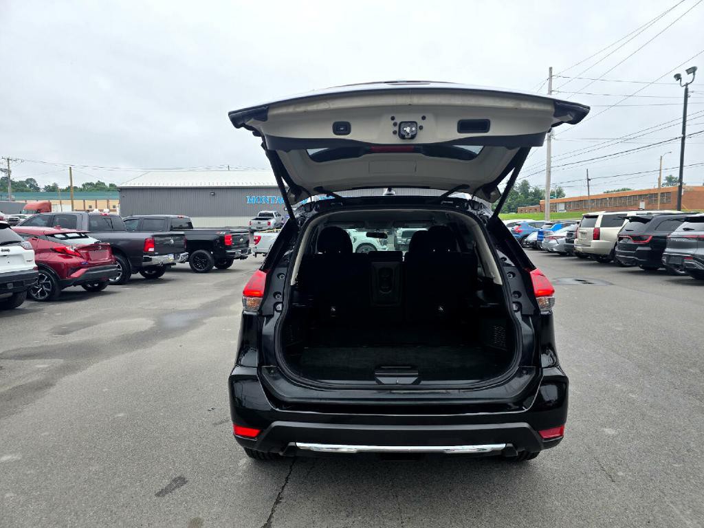 2018 Nissan Rogue Image 16