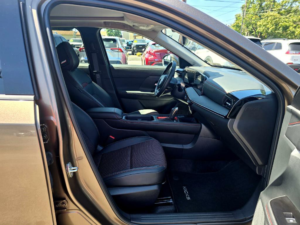 2025 Nissan Kicks Image 15