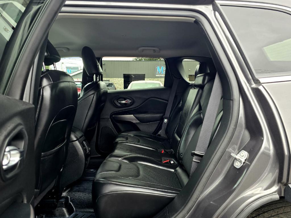 2019 Jeep Cherokee Image 12