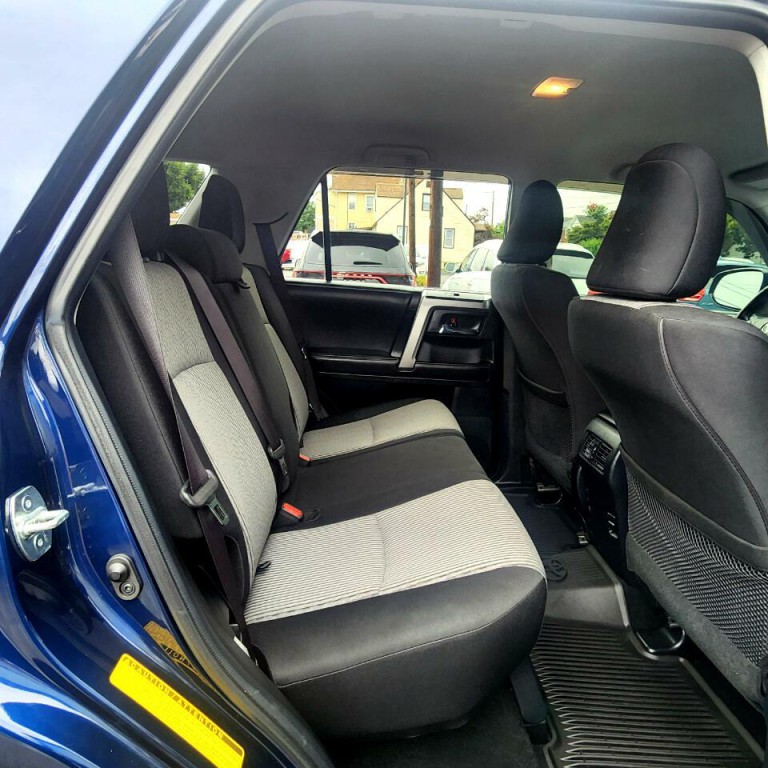 2018 Toyota 4Runner Image 12