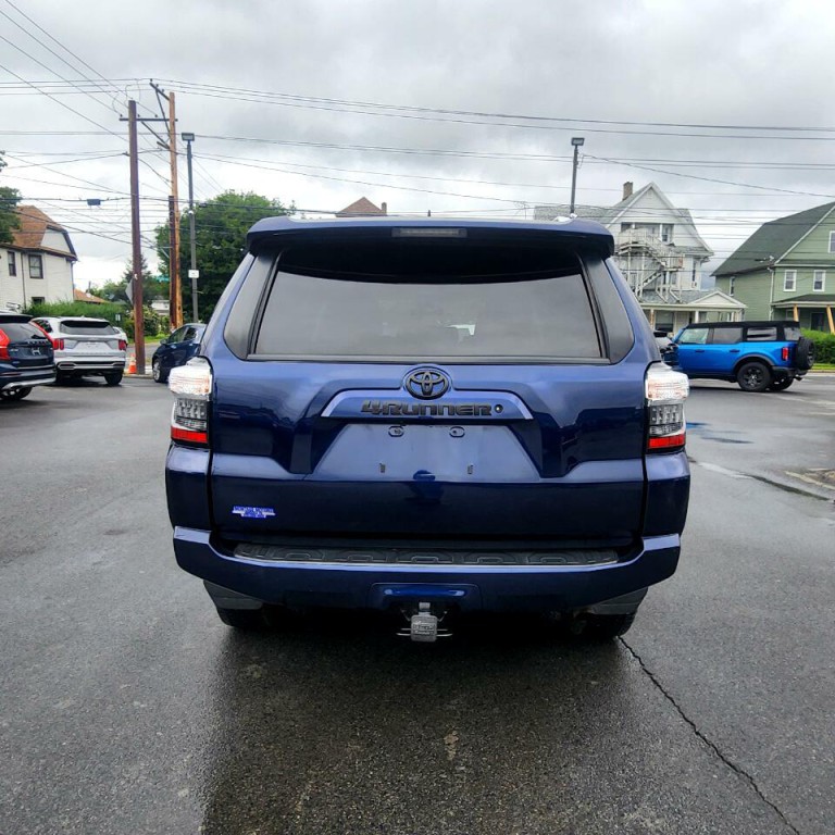 2018 Toyota 4Runner Image 18
