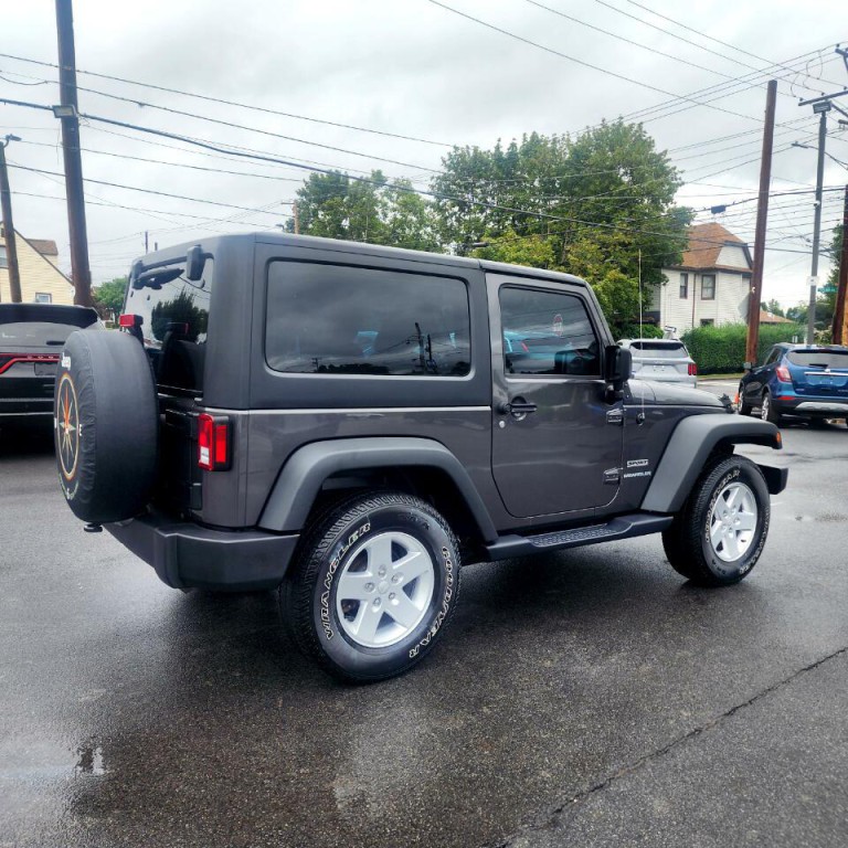 2017 Jeep Wrangler Image 4