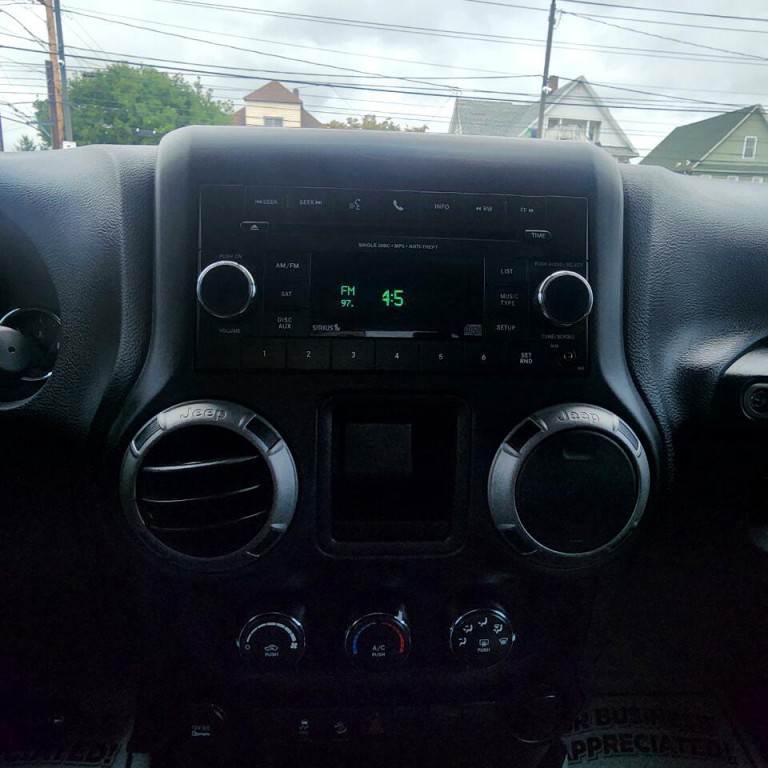 2017 Jeep Wrangler Image 8