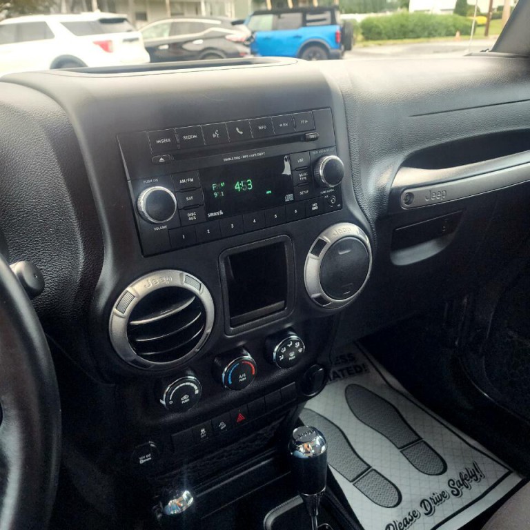 2017 Jeep Wrangler Image 9