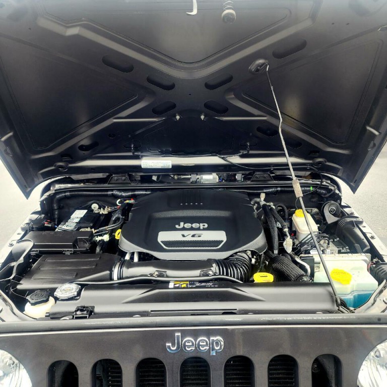 2017 Jeep Wrangler Image 15