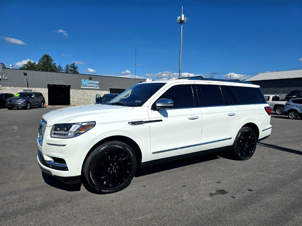 2020 Lincoln Navigator Image 2