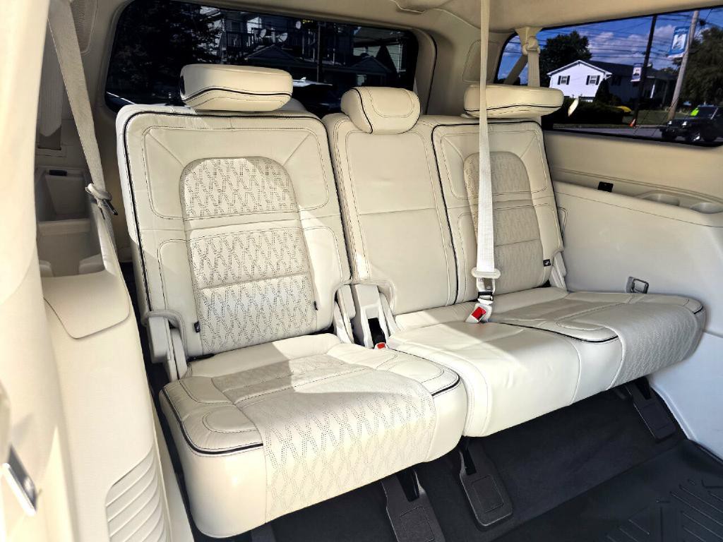 2020 Lincoln Navigator Image 16