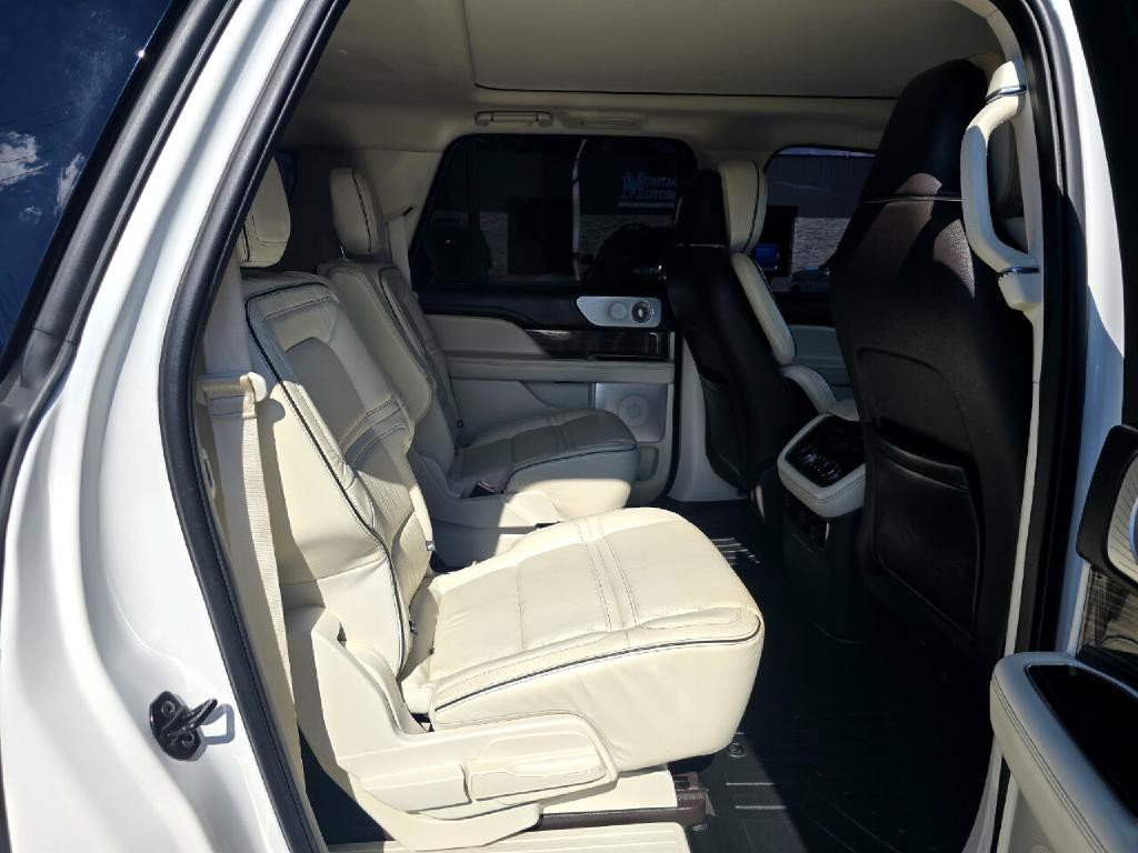 2020 Lincoln Navigator Image 17