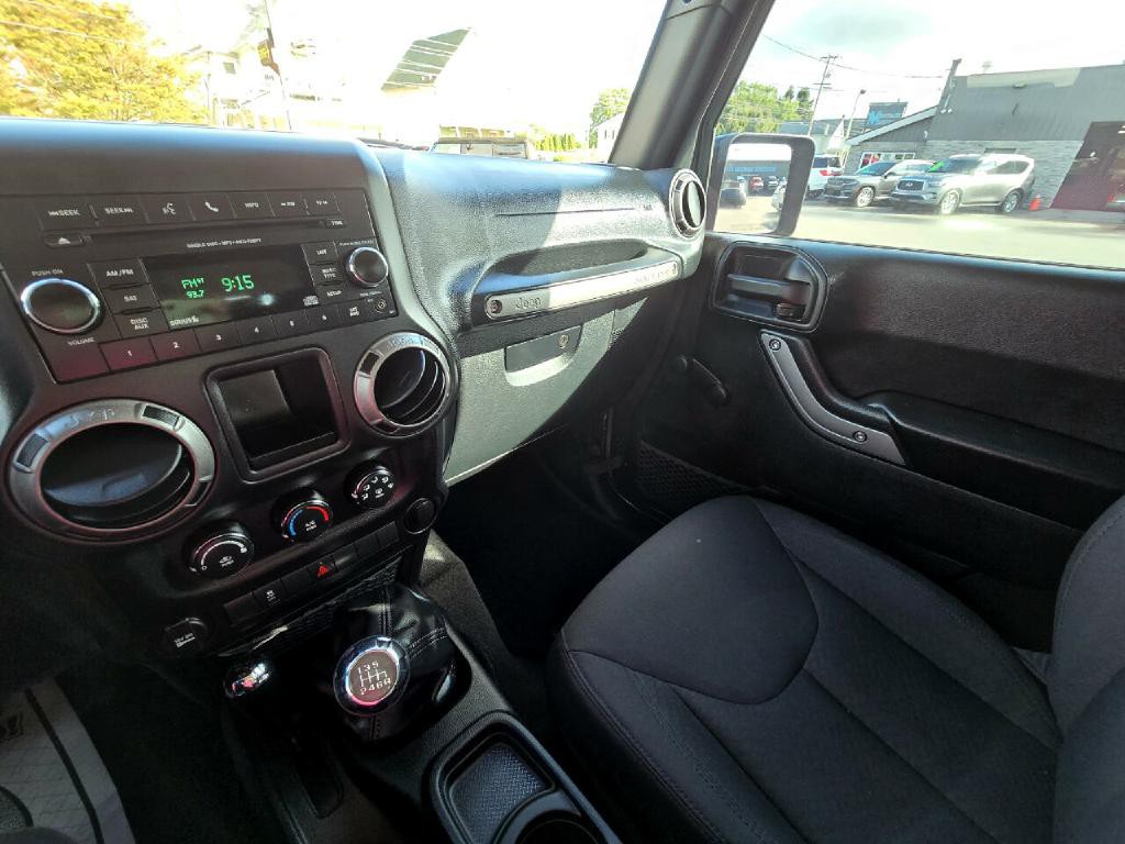 2016 Jeep Wrangler Image 9