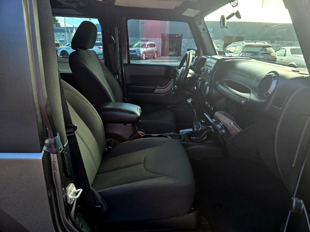 2016 Jeep Wrangler Image 13