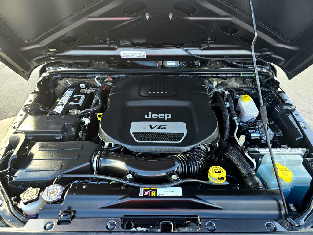 2016 Jeep Wrangler Image 16