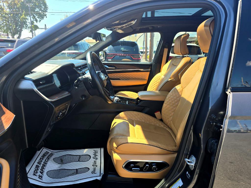 2023 Jeep Grand Cherokee Image 11