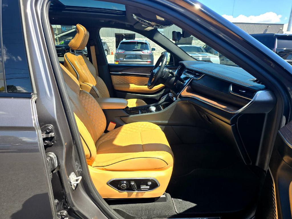 2023 Jeep Grand Cherokee Image 14