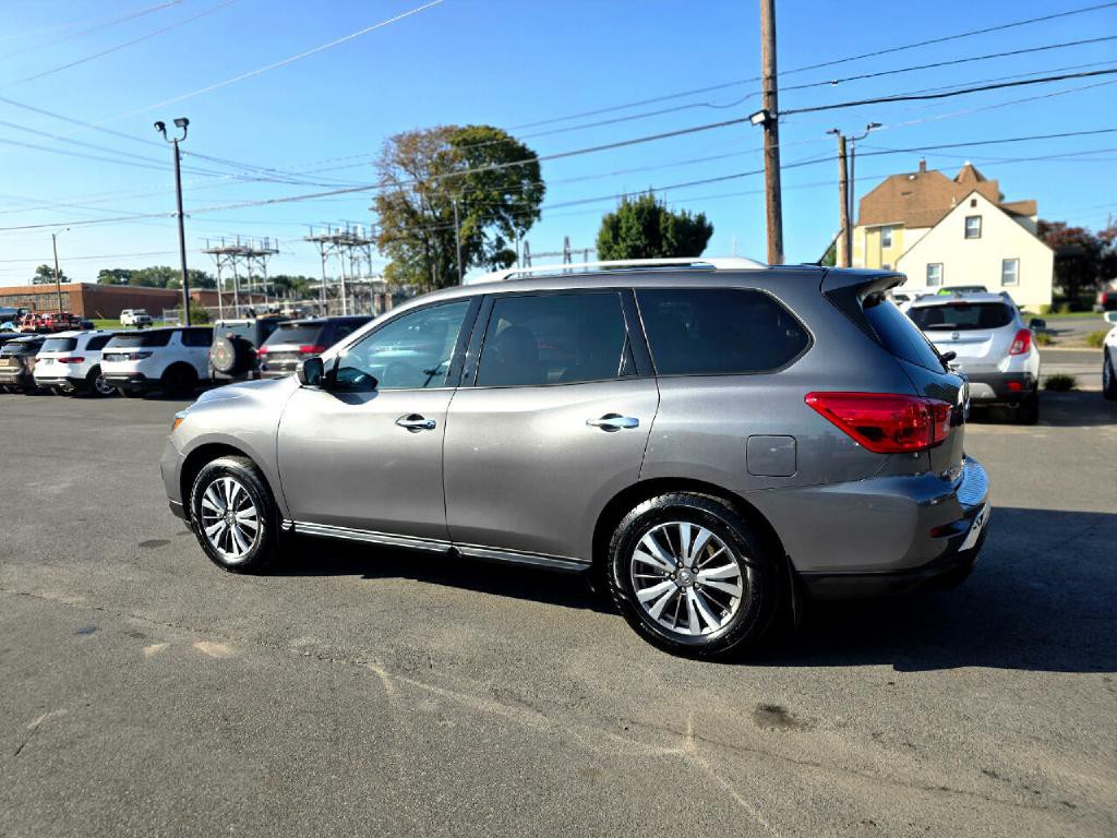 2017 Nissan Pathfinder Image 3