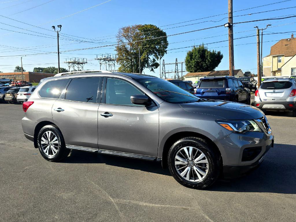 2017 Nissan Pathfinder Image 4