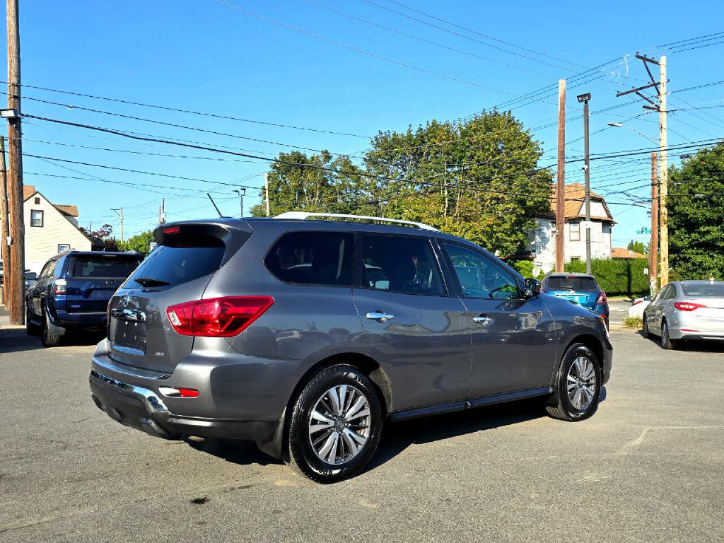 2017 Nissan Pathfinder Image 5