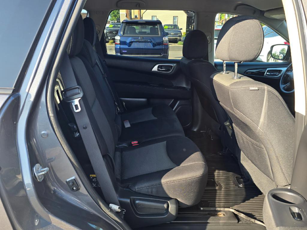 2017 Nissan Pathfinder Image 15