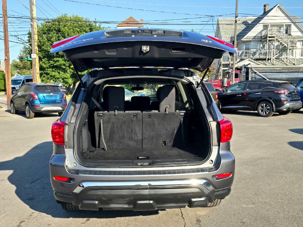 2017 Nissan Pathfinder Image 18