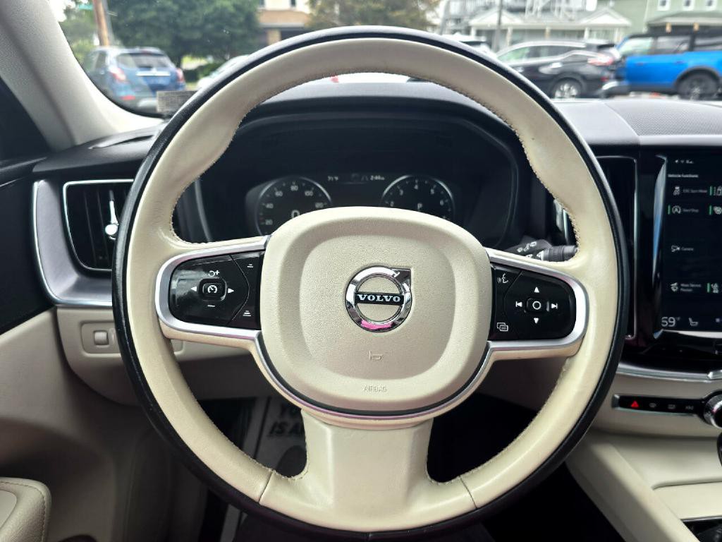 2020 Volvo XC60 Image 6