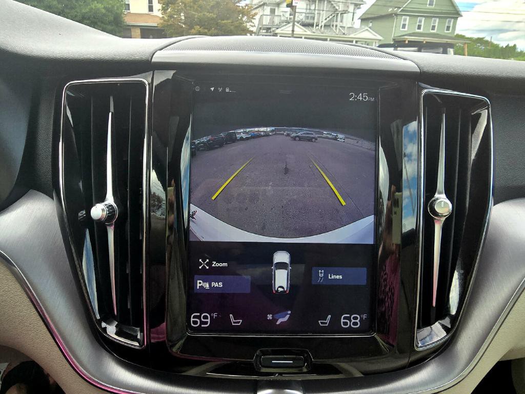 2020 Volvo XC60 Image 9