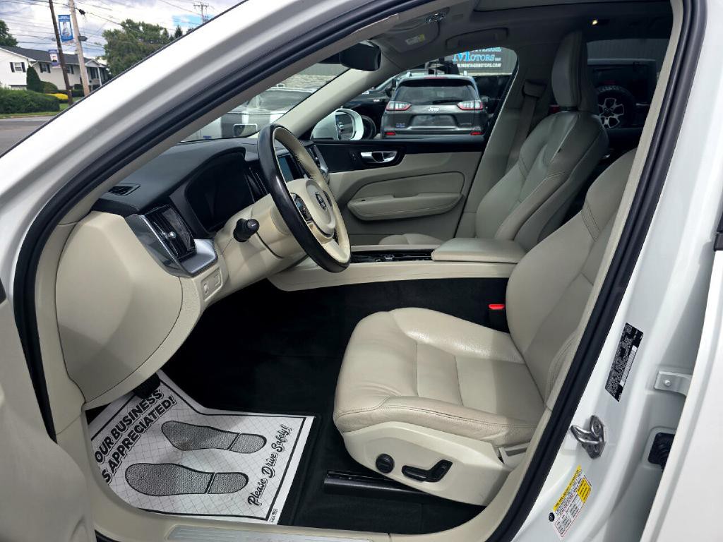 2020 Volvo XC60 Image 12