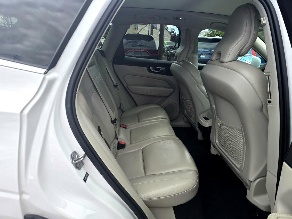 2020 Volvo XC60 Image 14