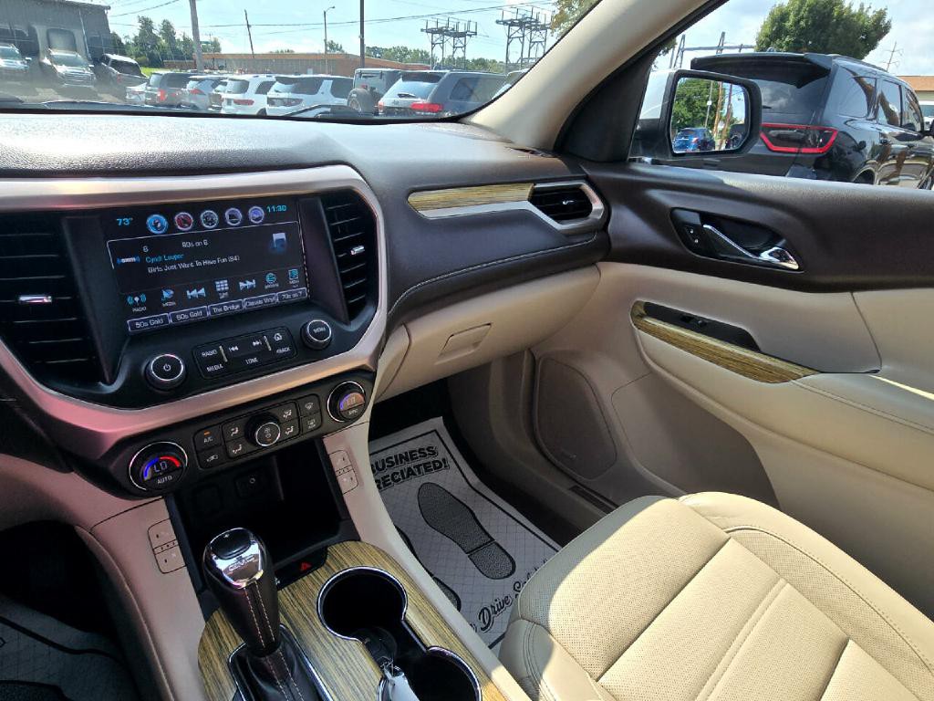 2017 GMC Acadia Image 11