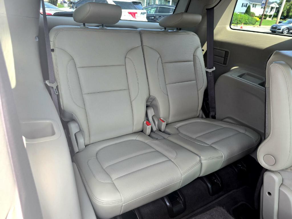2017 GMC Acadia Image 16