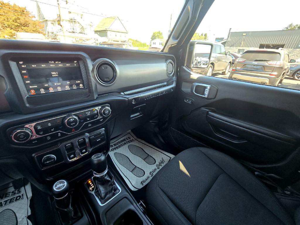 2022 Jeep Wrangler Image 10