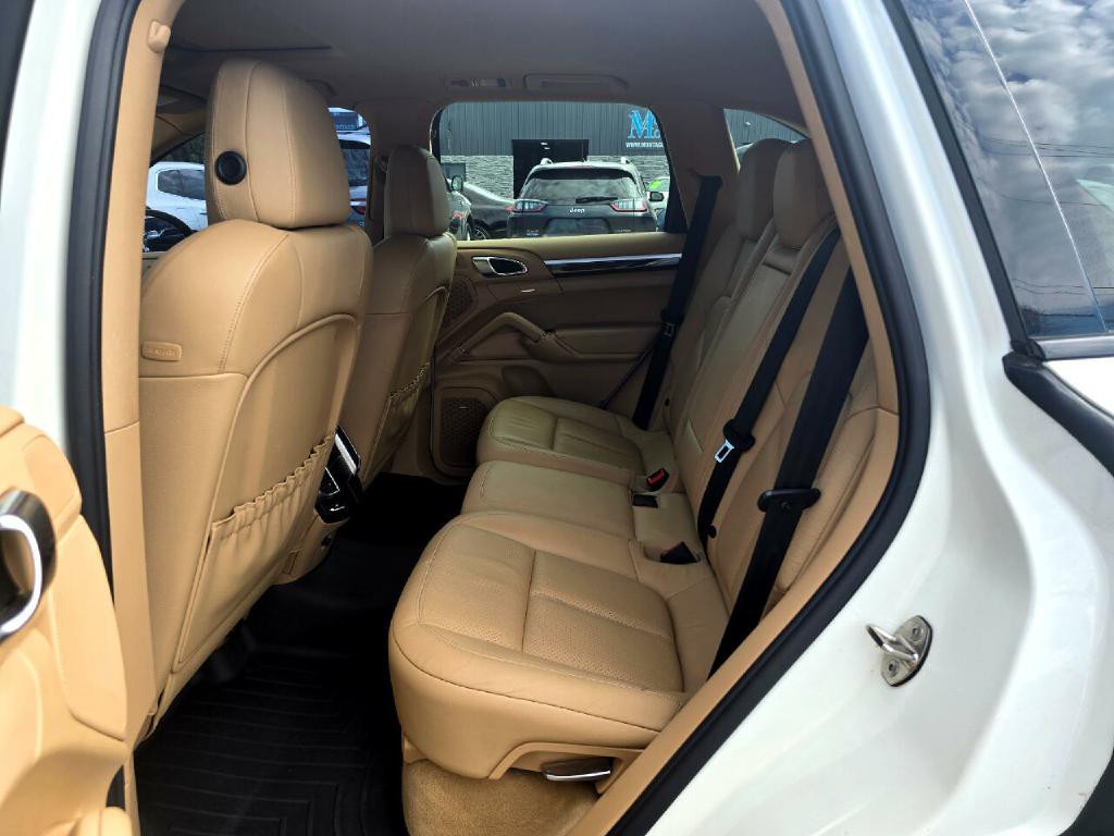 2012 Porsche Cayenne Image 12