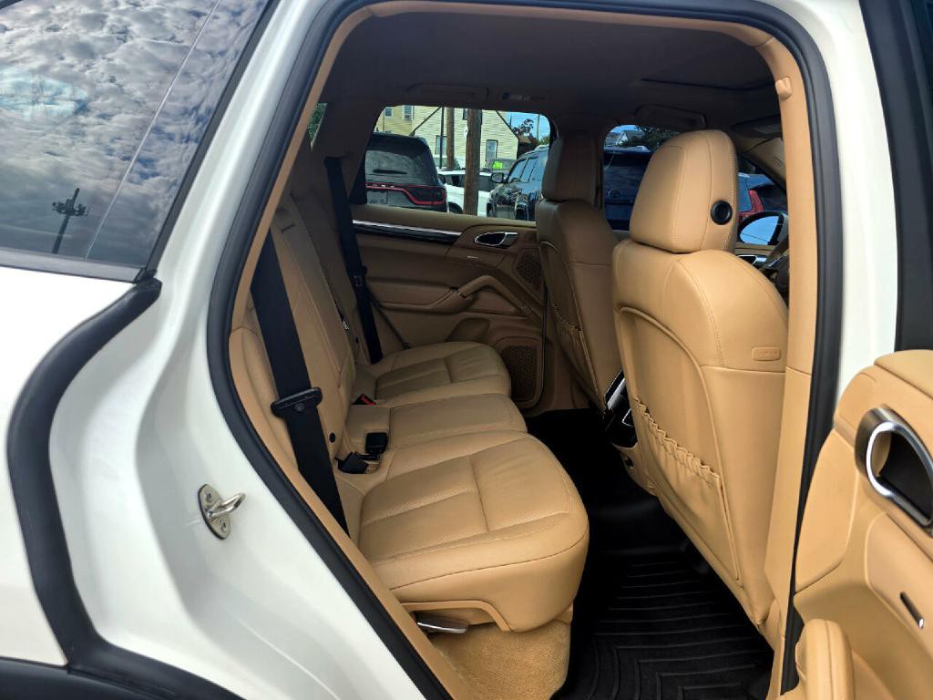 2012 Porsche Cayenne Image 13