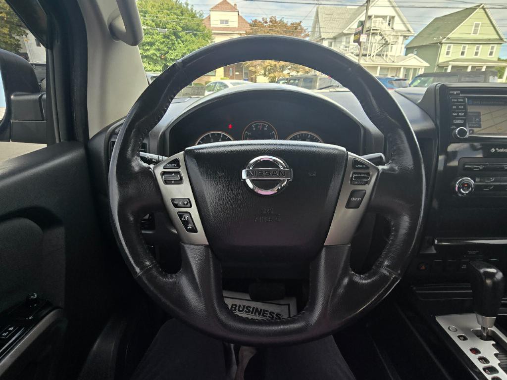 2015 Nissan Titan Image 6