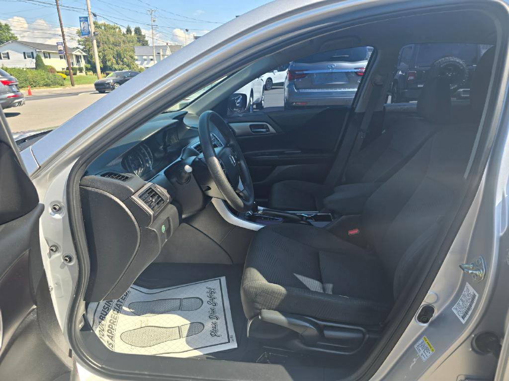 2015 Honda Accord Image 11