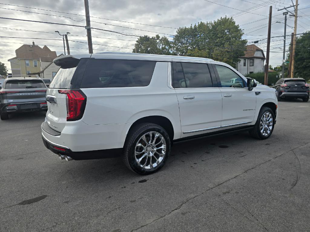 2022 GMC Yukon Image 4