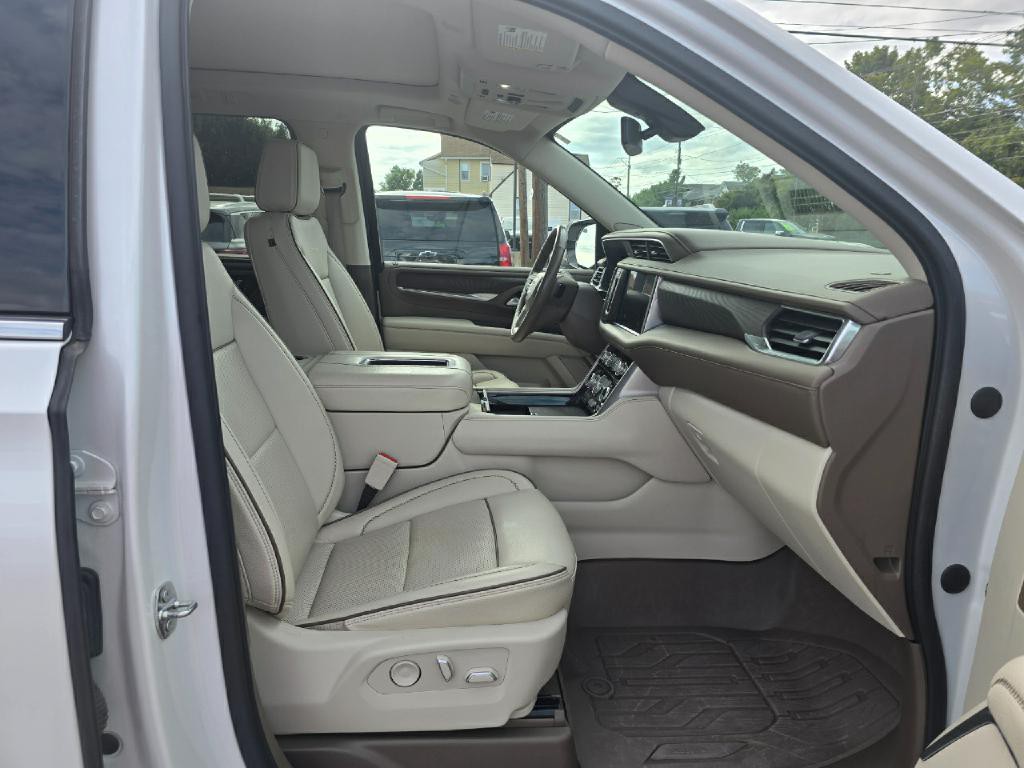 2022 GMC Yukon Image 17