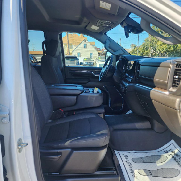 2024 Chevrolet Silverado 1500 Image 13