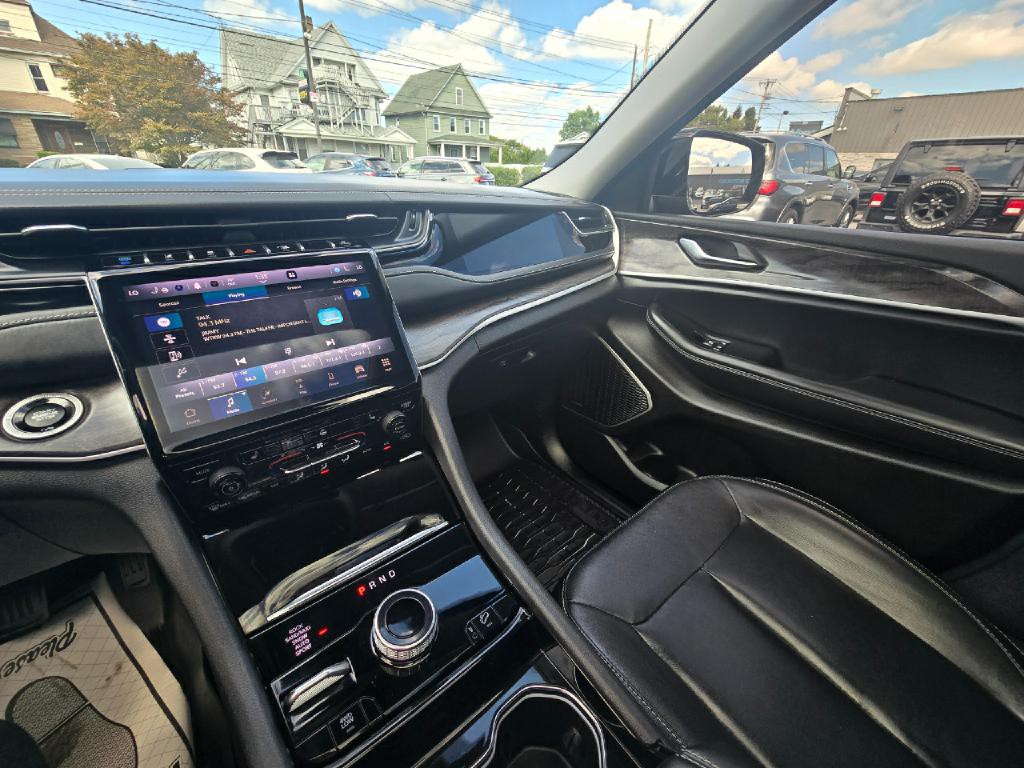 2022 Jeep Grand Cherokee Image 11
