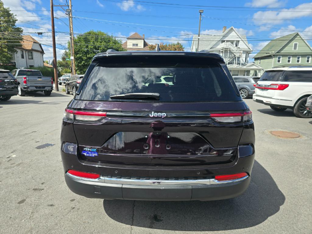 2022 Jeep Grand Cherokee Image 17
