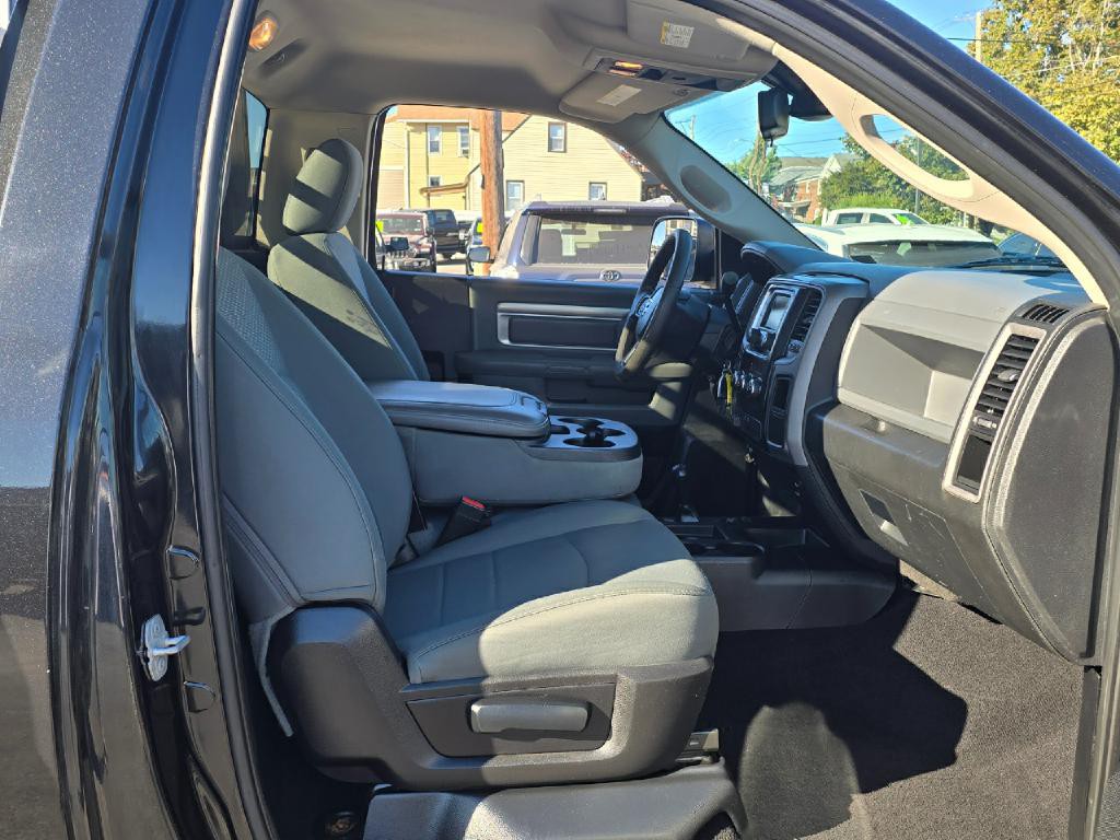 2016 RAM 3500 Image 12