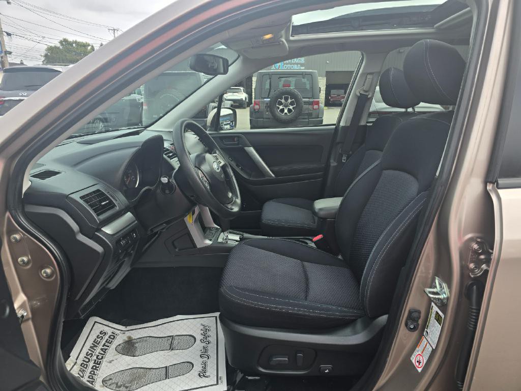 2015 Subaru Forester Image 12