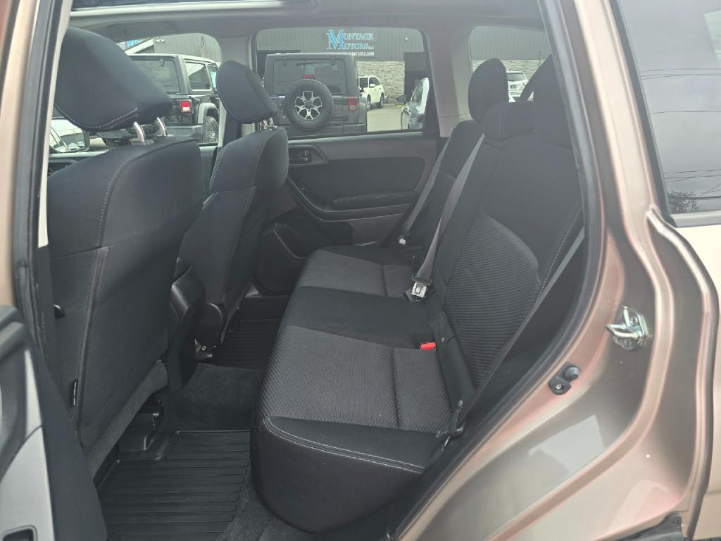 2015 Subaru Forester Image 13