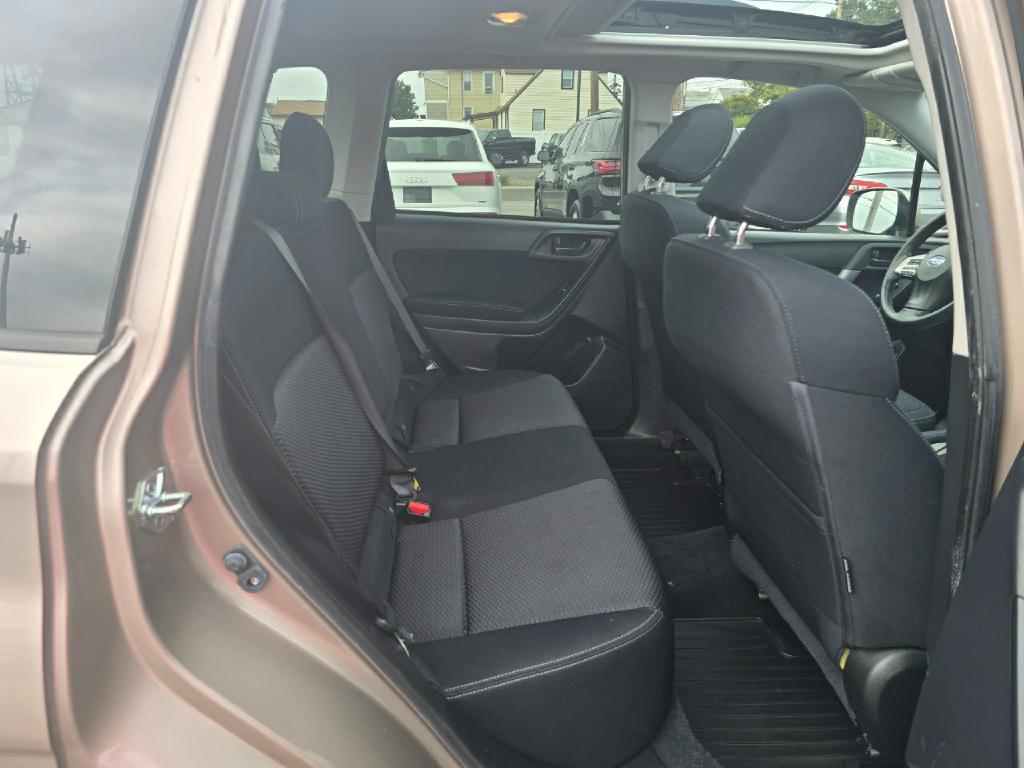 2015 Subaru Forester Image 14