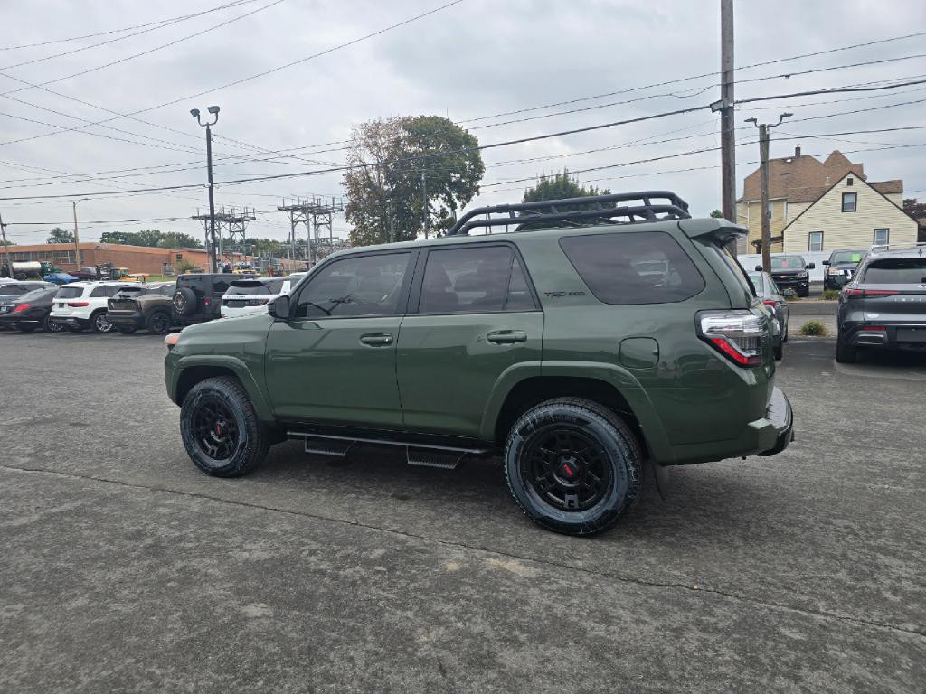 2020 Toyota 4Runner Image 3