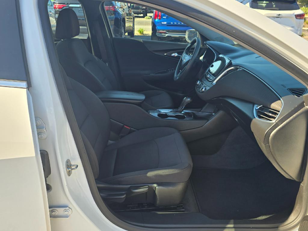 2019 Chevrolet Malibu Image 14