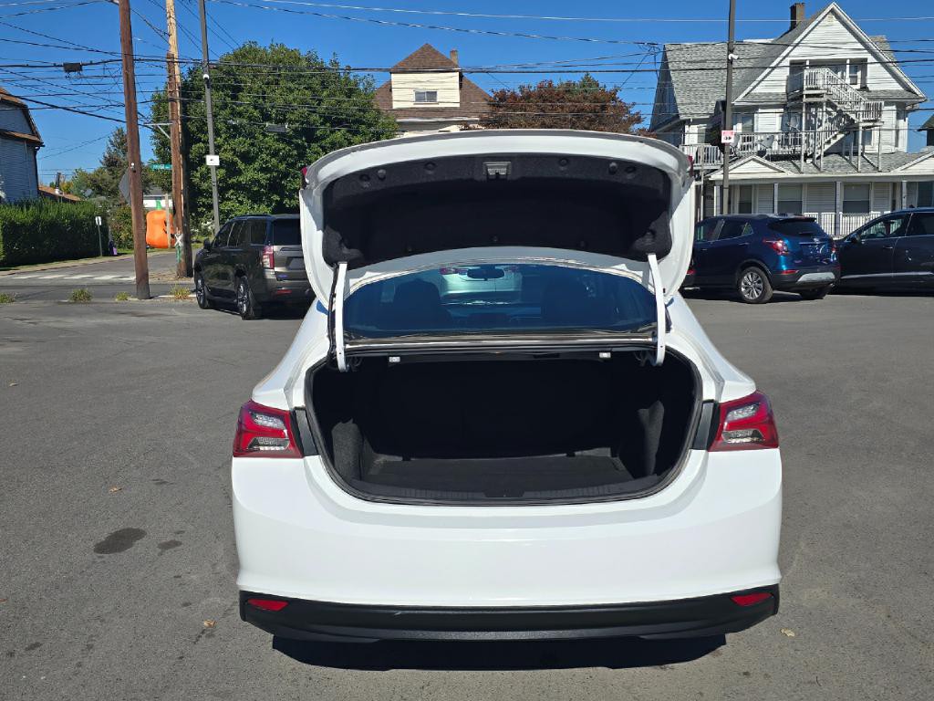 2019 Chevrolet Malibu Image 16