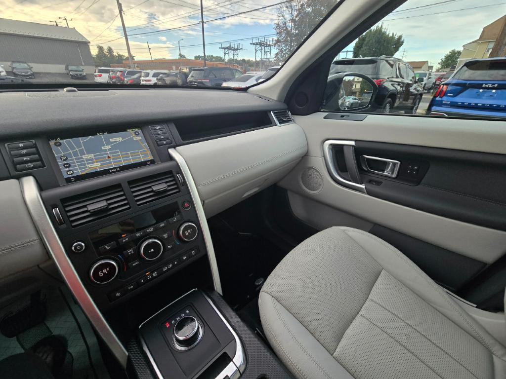2018 Land Rover Discovery Sport Image 11