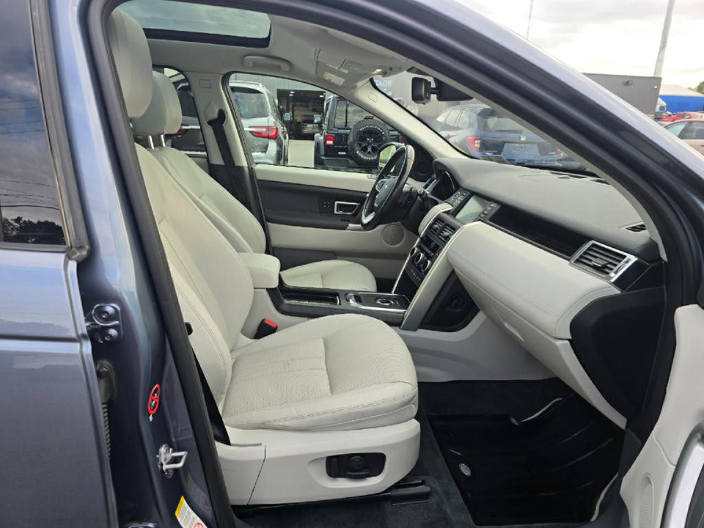 2018 Land Rover Discovery Sport Image 16