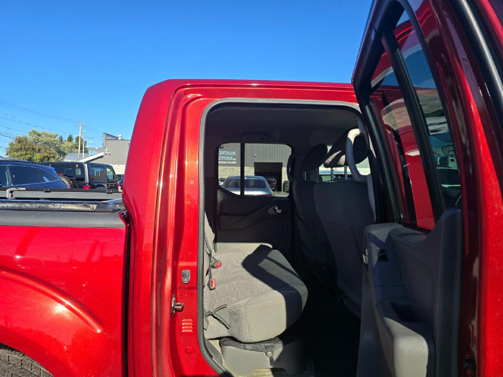 2016 Nissan Frontier Image 12