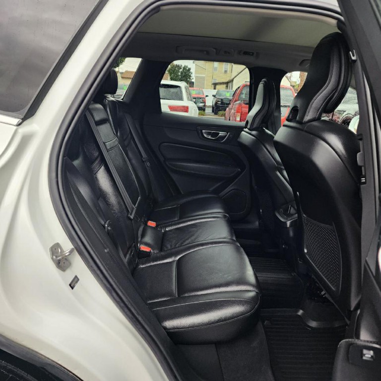 2020 Volvo XC60 Image 13
