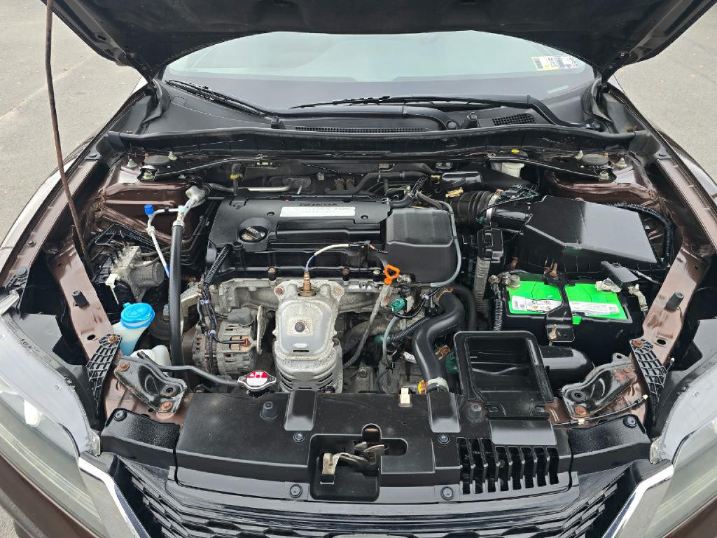 2015 Honda Accord Image 18